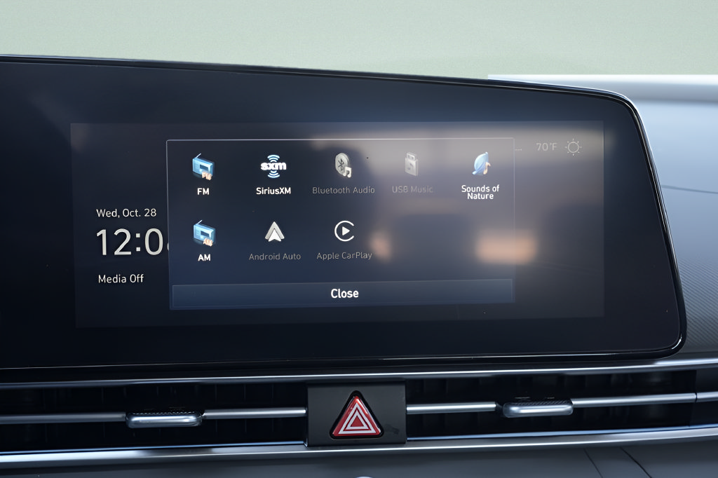 Certified 2024 Hyundai Elantra SEL FWD image 33