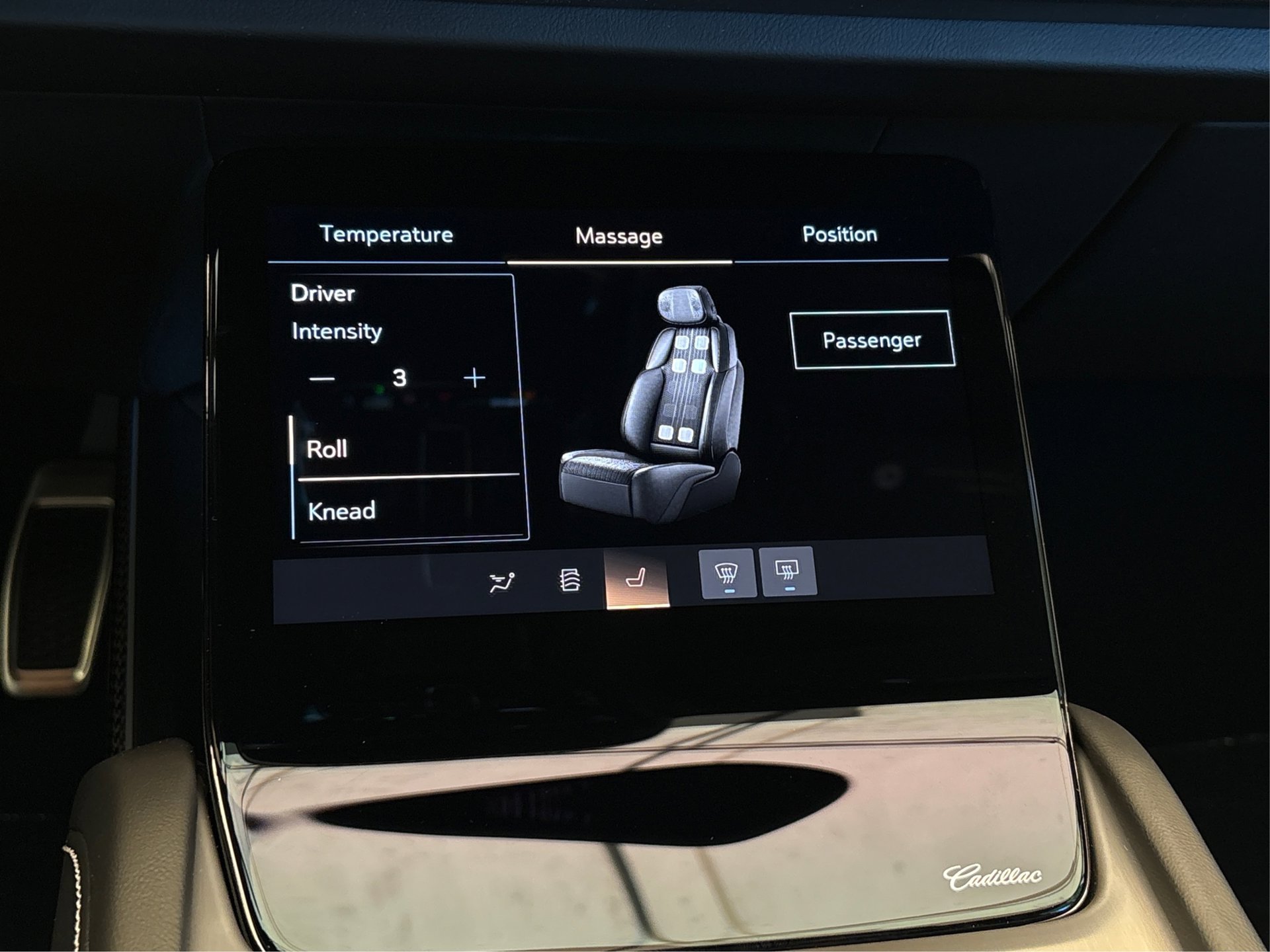 New 2027 Cadillac Vistiq Luxury AWD/4WD image 31