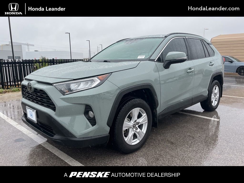 Used 2021 Toyota RAV4 XLE w/ Convenience Package image 1