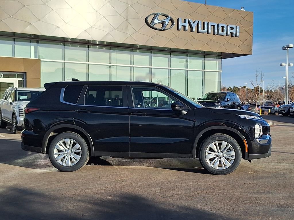 Used 2025 Mitsubishi Outlander ES video 2