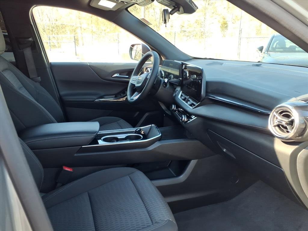 Used 2025 Chevrolet Equinox LT image 17