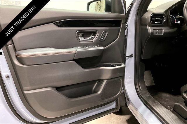 Used 2023 Honda Pilot TrailSport image 17