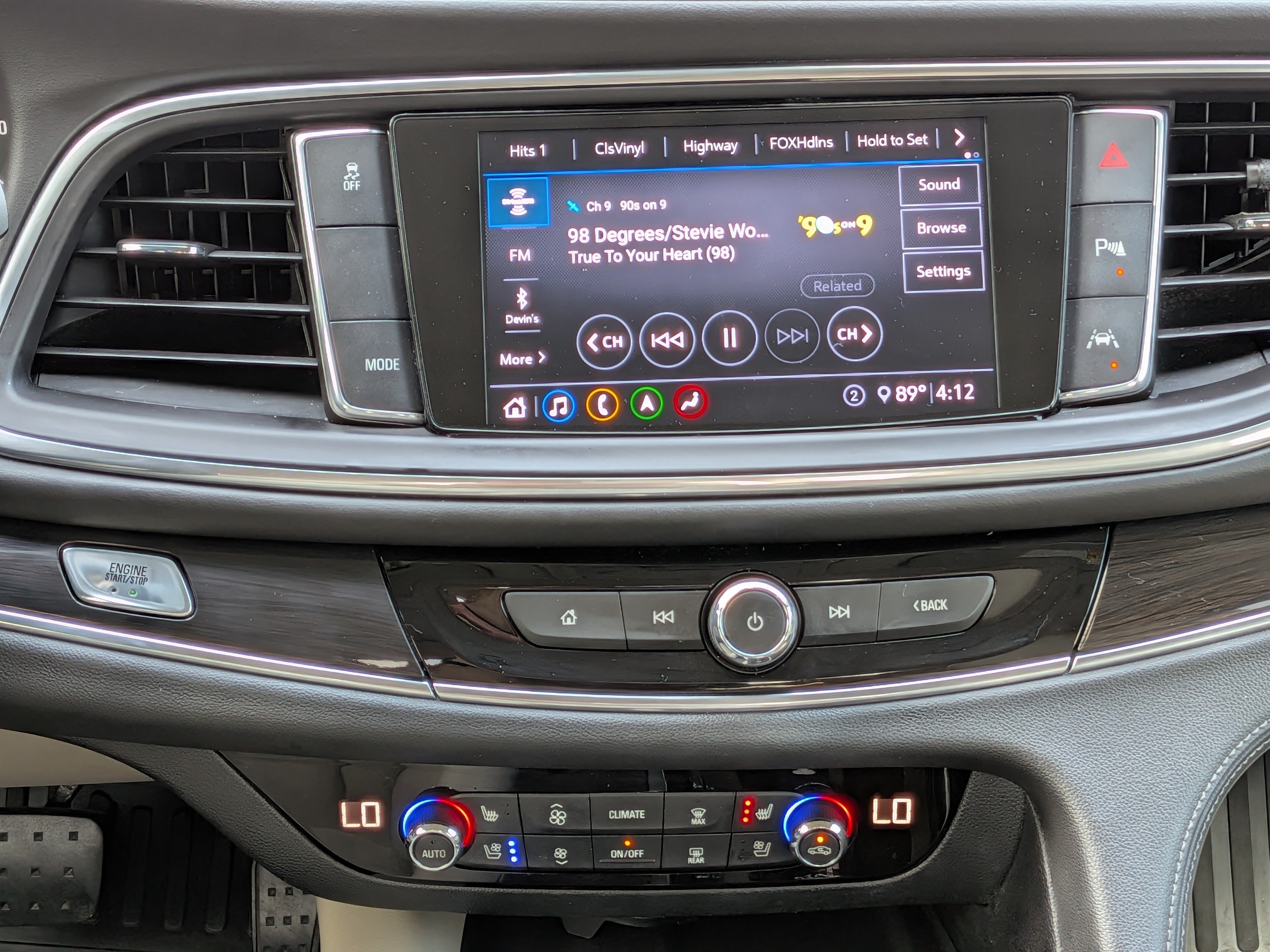 Certified 2020 Buick Enclave Premium w/ Sun and Sites Package FWD image 19
