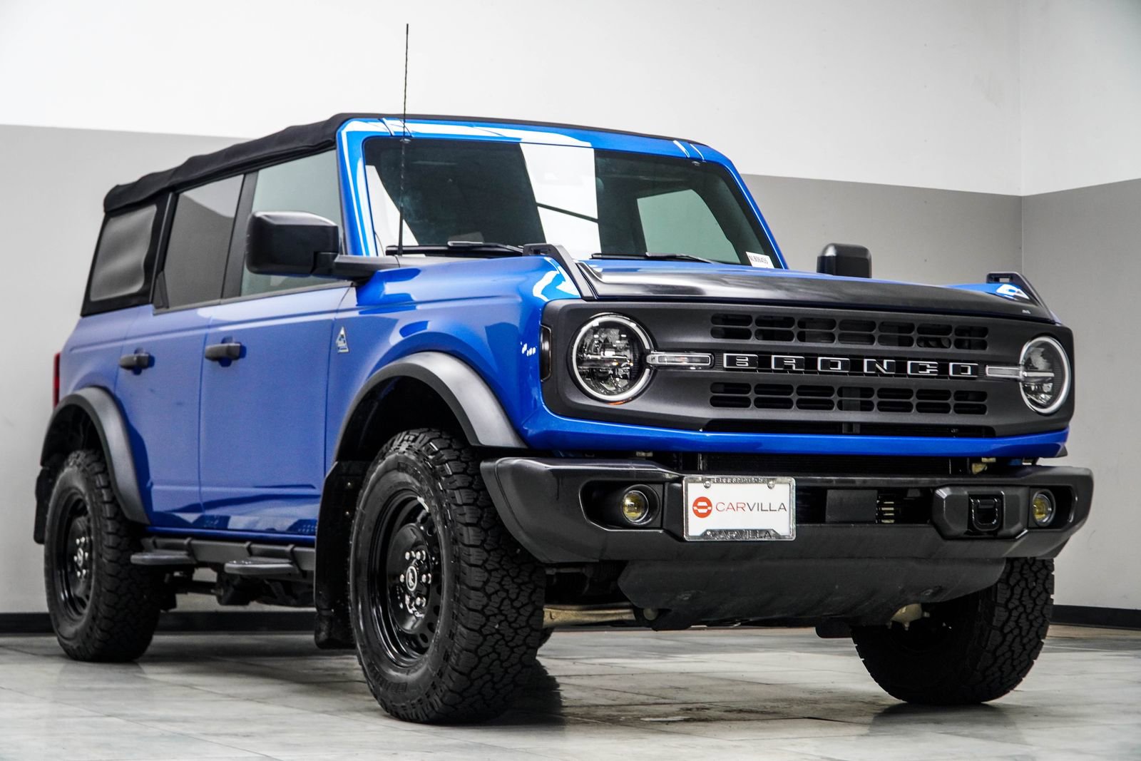 Used 2022 Ford Bronco Black Diamond image 4