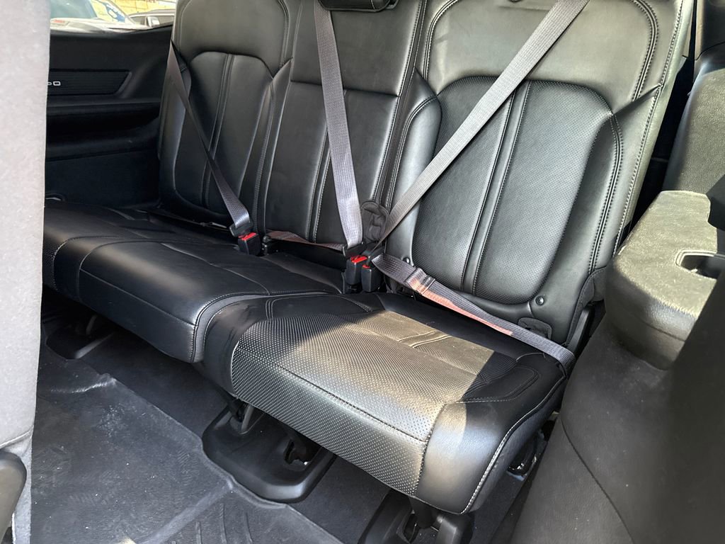 Used 2024 Jeep Wagoneer Series II w/ Flexible Seating Group image 17