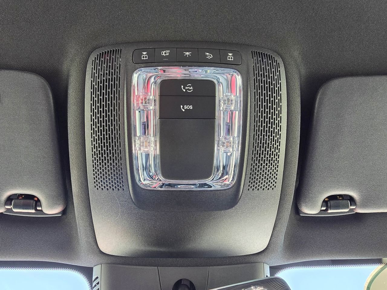 Used 2025 Mercedes-Benz GLB 250 4MATIC image 30