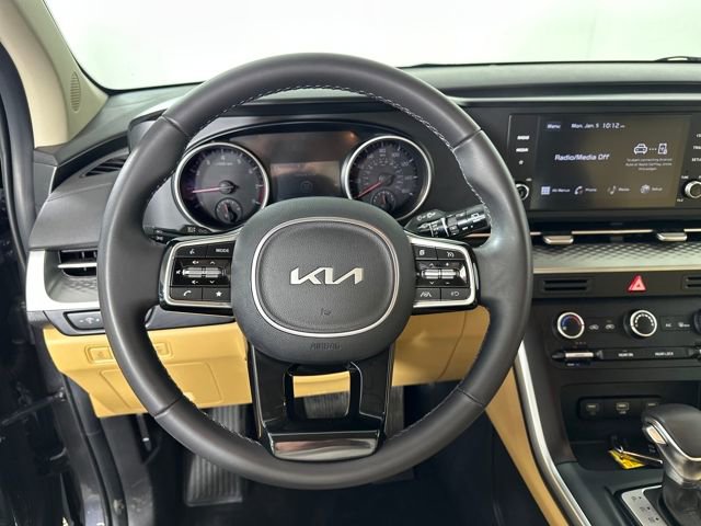 Used 2024 Kia Carnival LX image 14