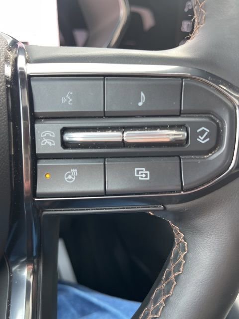 Used 2025 GMC Canyon AT4 w/ Off-Road Front Bumper Package image 20