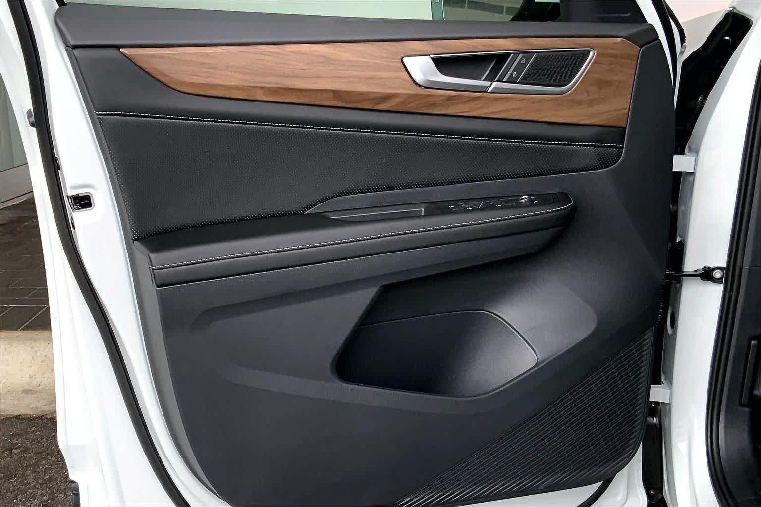New 2026 Volkswagen Atlas SE FWD image 10