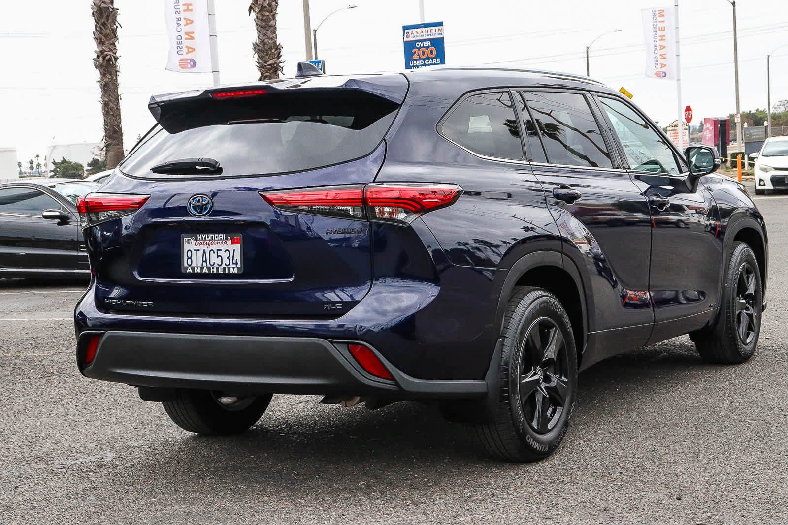 Used 2021 Toyota Highlander XLE AWD/4WD image 7