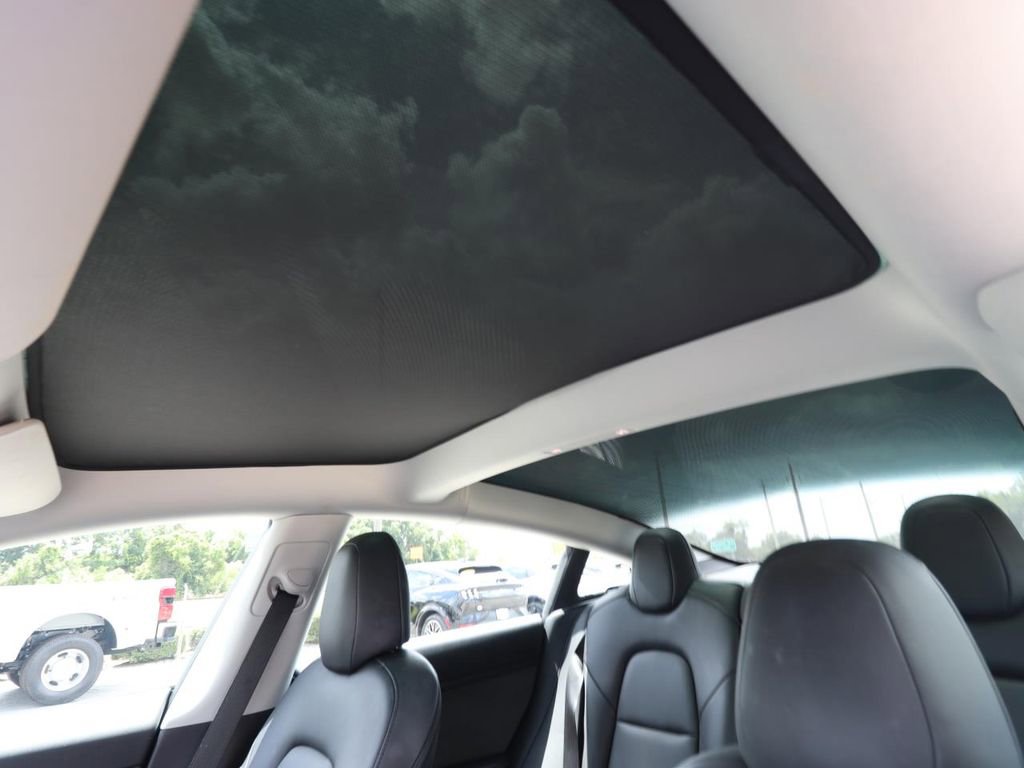 Used 2022 Tesla Model 3 Long Range AWD/4WD image 4
