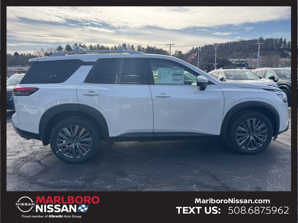 New 2025 Nissan Pathfinder SL w/ SL Premium Package image 8