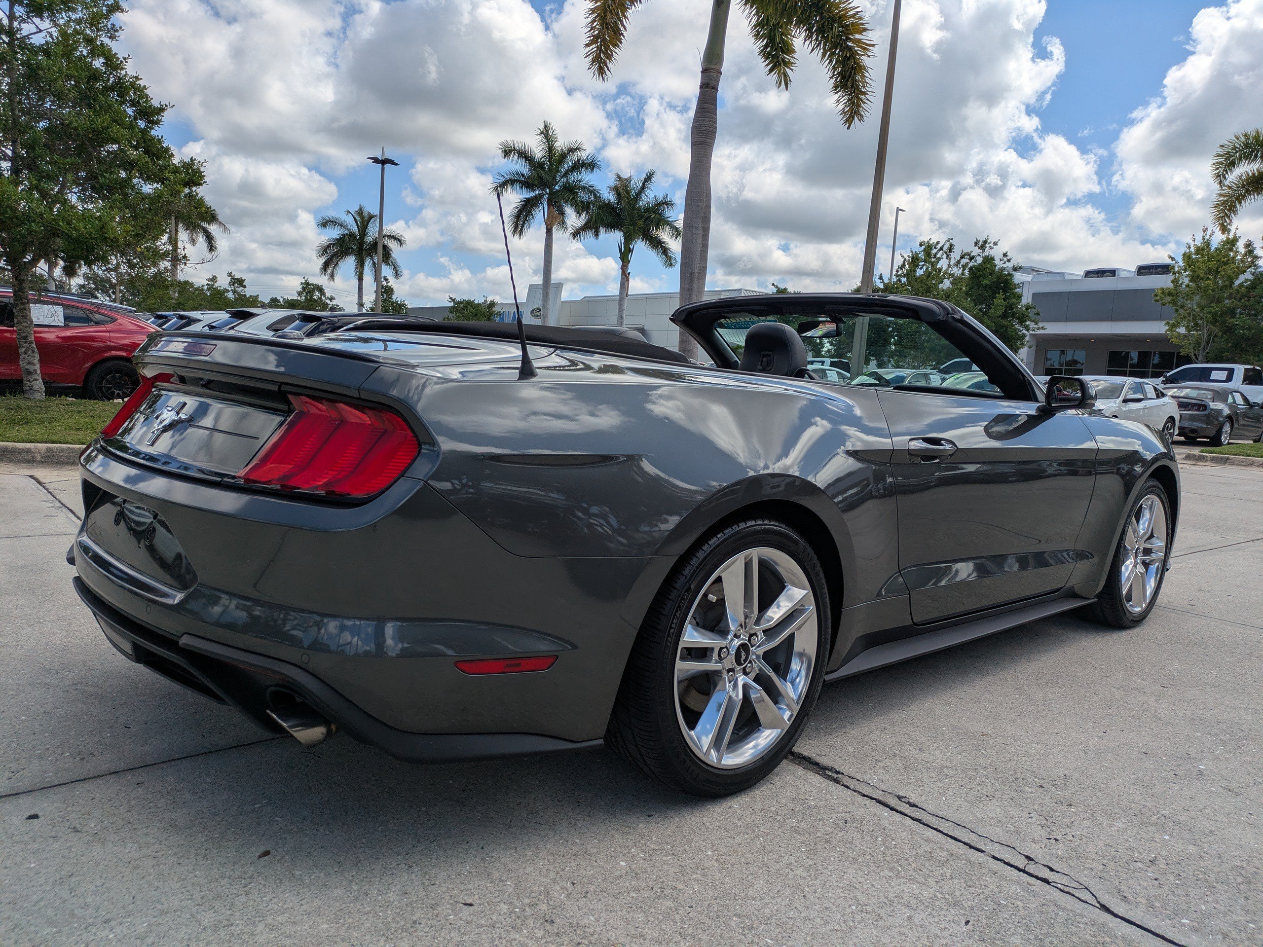 Used 2020 Ford Mustang Premium w/ Equipment Group 201A RWD image 4