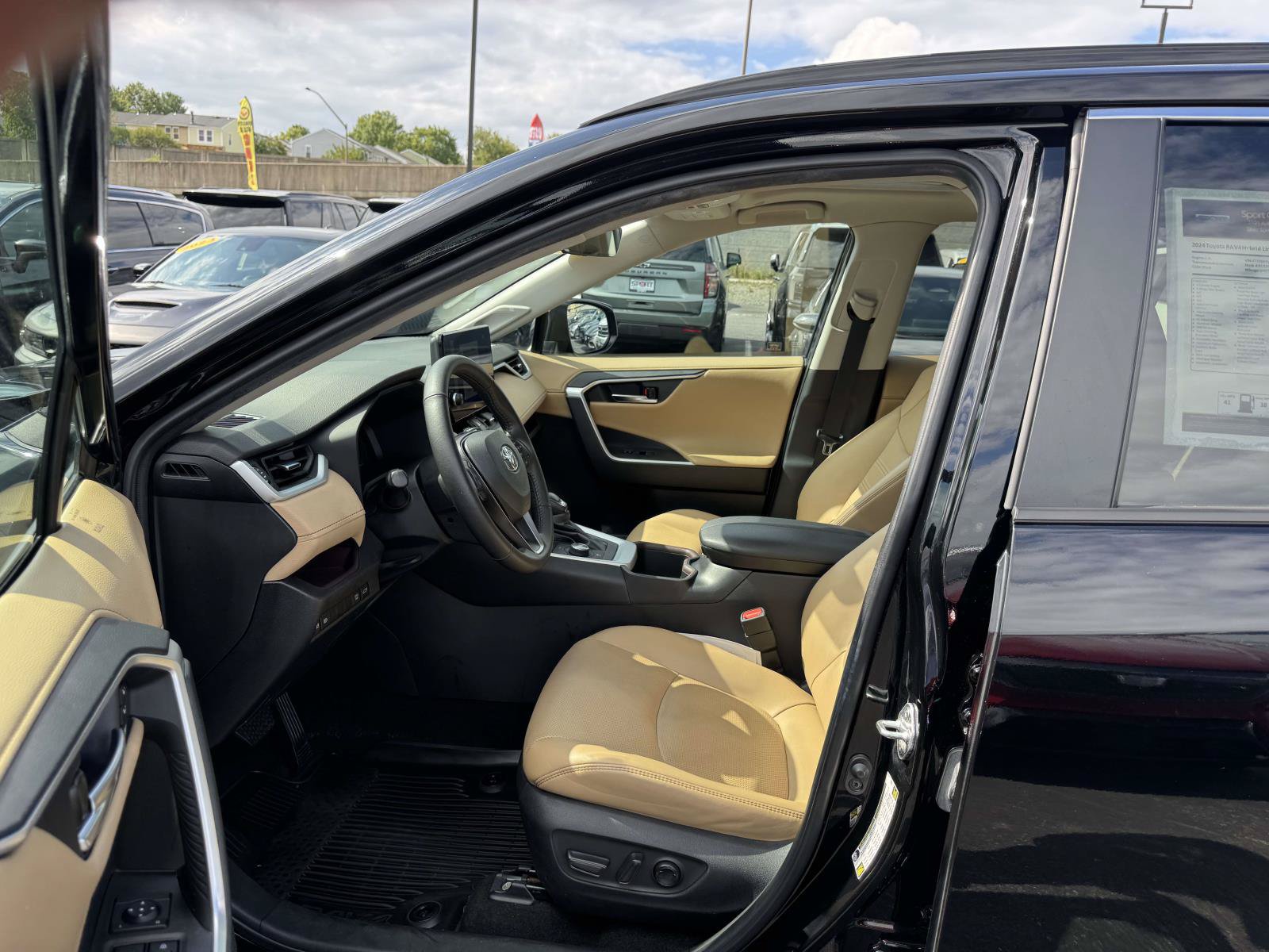 Used 2024 Toyota RAV4 Limited AWD/4WD image 21