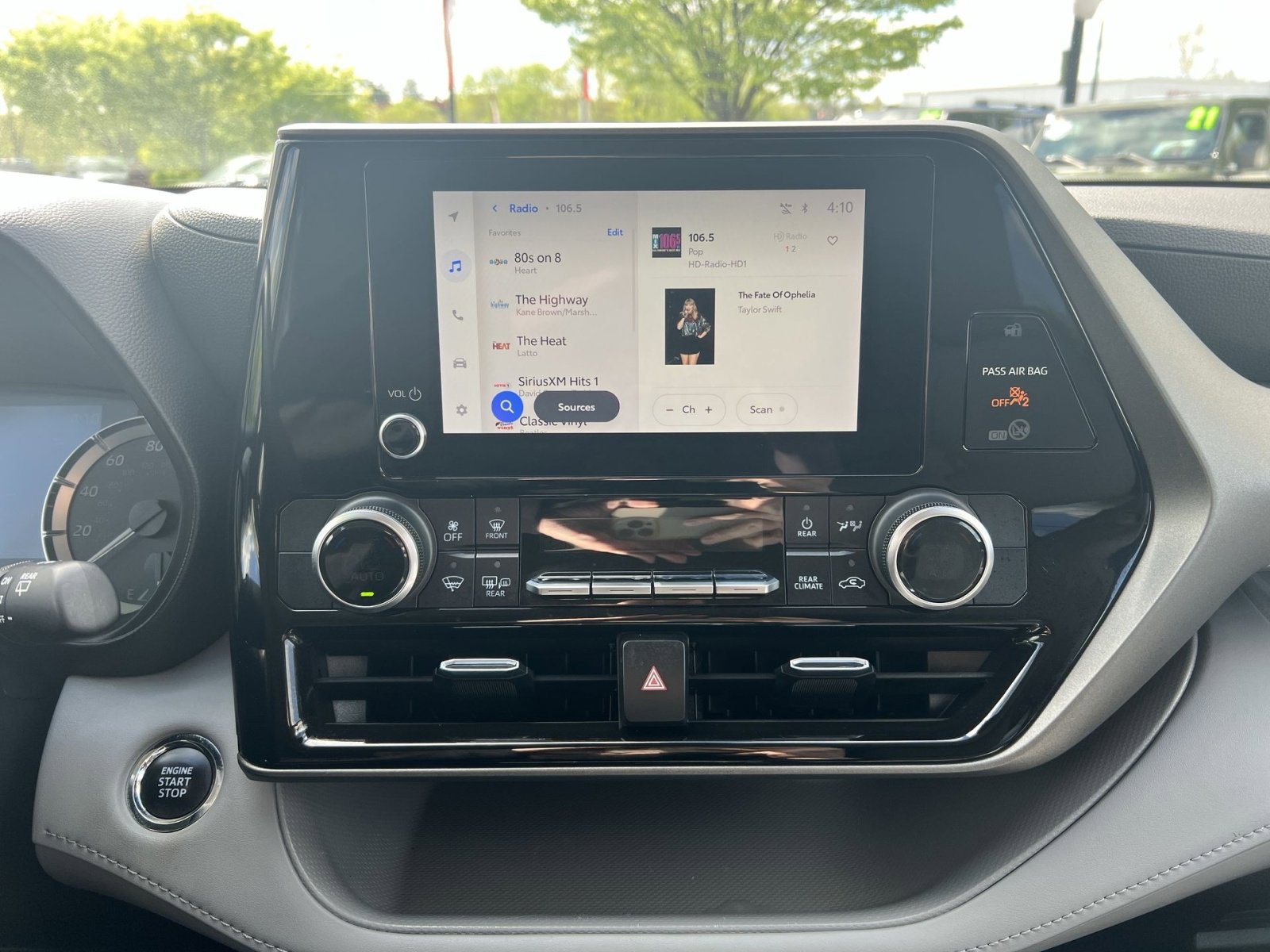 Used 2023 Toyota Highlander L AWD/4WD image 26