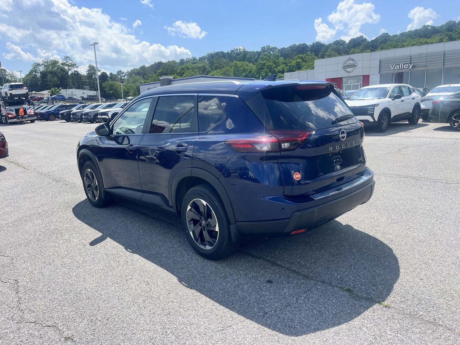 Used 2025 Nissan Rogue SV w/ SV Premium Package AWD/4WD image 5
