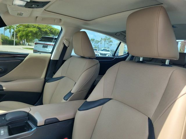 Used 2019 Lexus ES 350 image 16