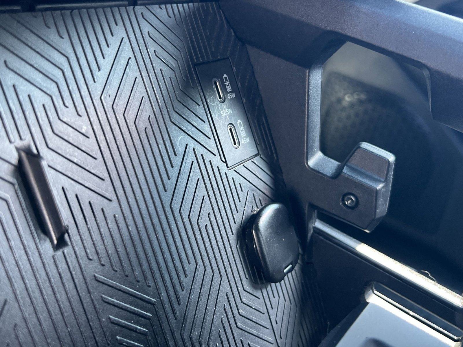 Used 2024 Toyota Tacoma TRD Off-Road image 33