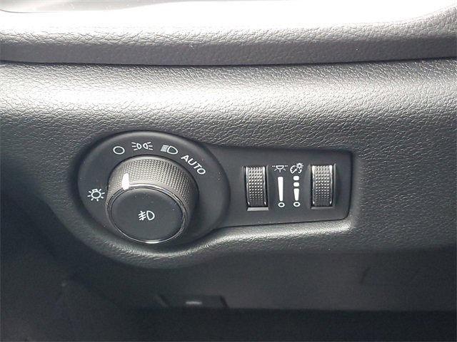 New 2026 Chrysler Pacifica Select image 19