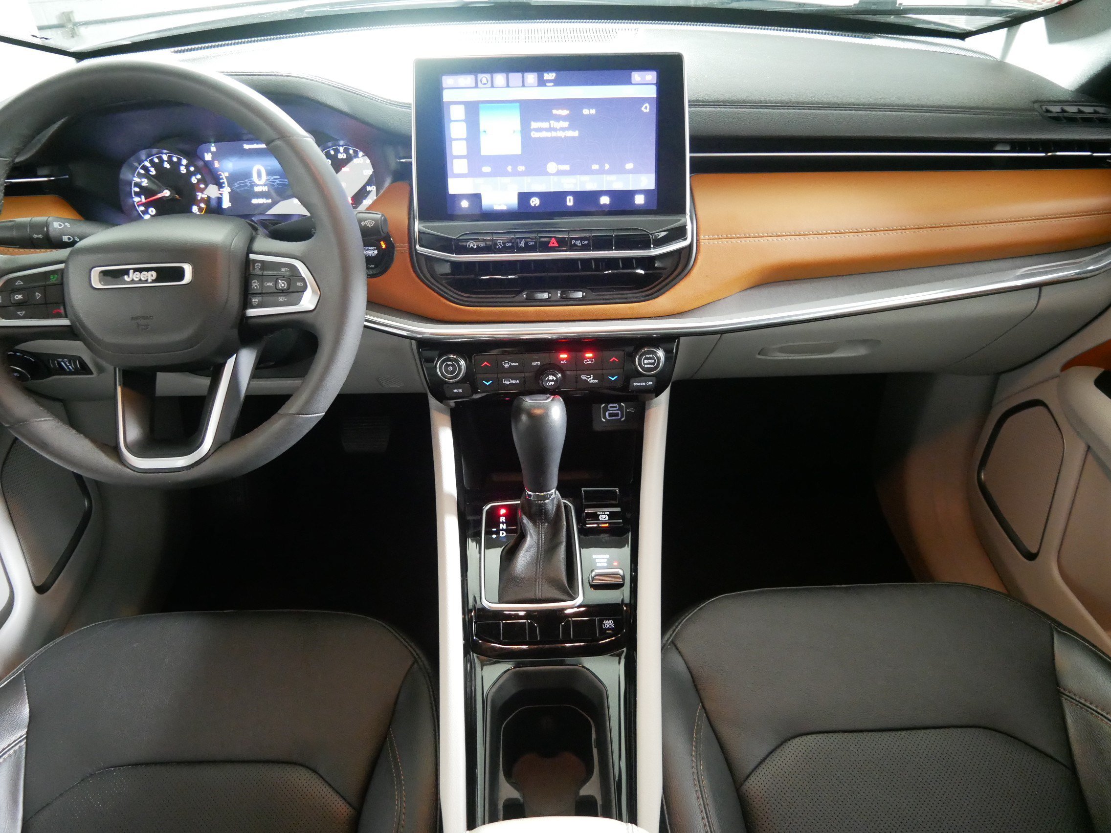 Used 2023 Jeep Compass Limited AWD/4WD image 10