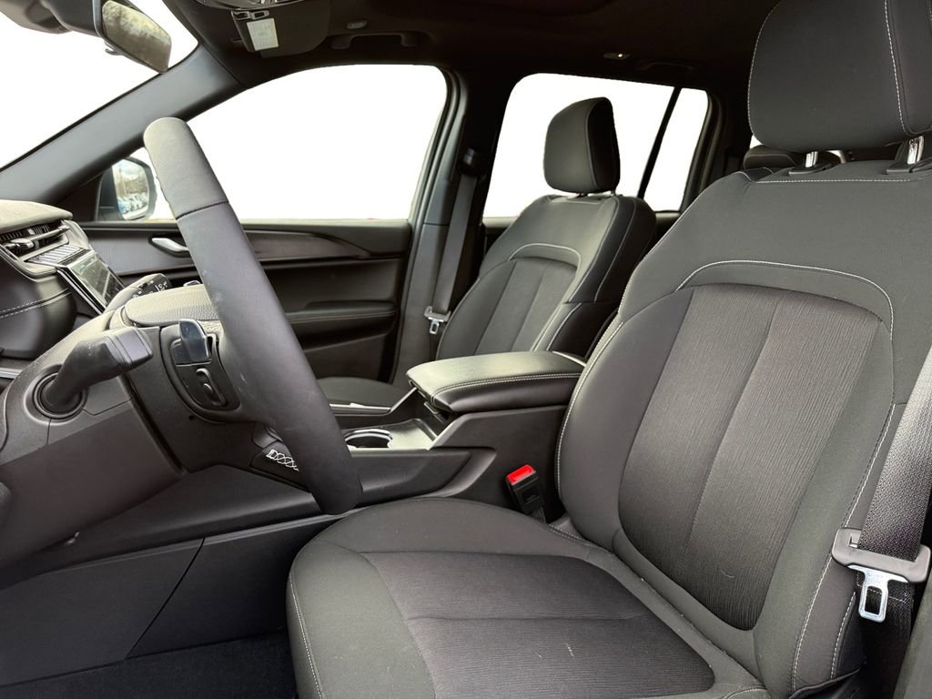 Certified 2025 Jeep Grand Cherokee Laredo X w/ Luxury Tech Group I image 9