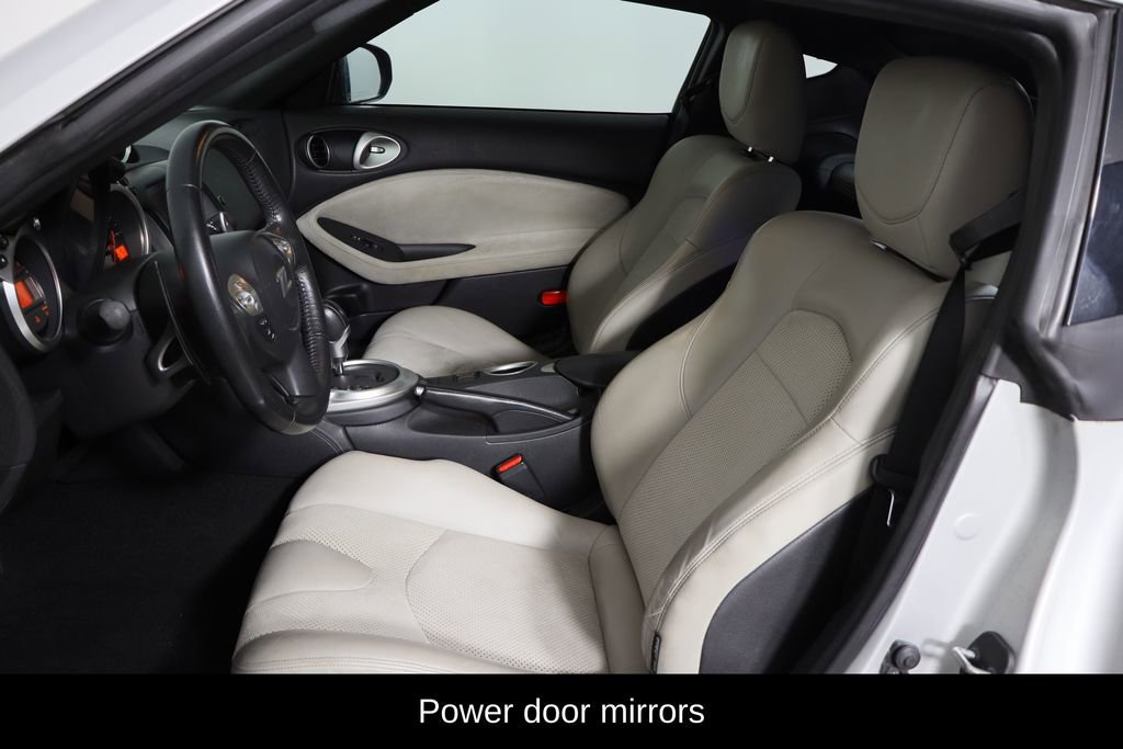 Used 2009 Nissan 370Z Touring image 7