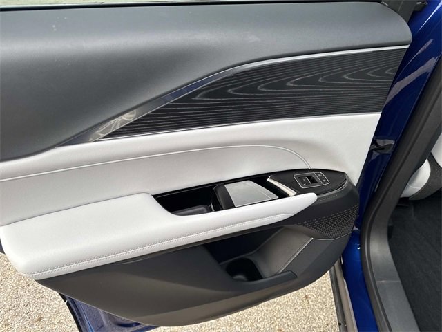 Certified 2024 Cadillac Lyriq Luxury image 10