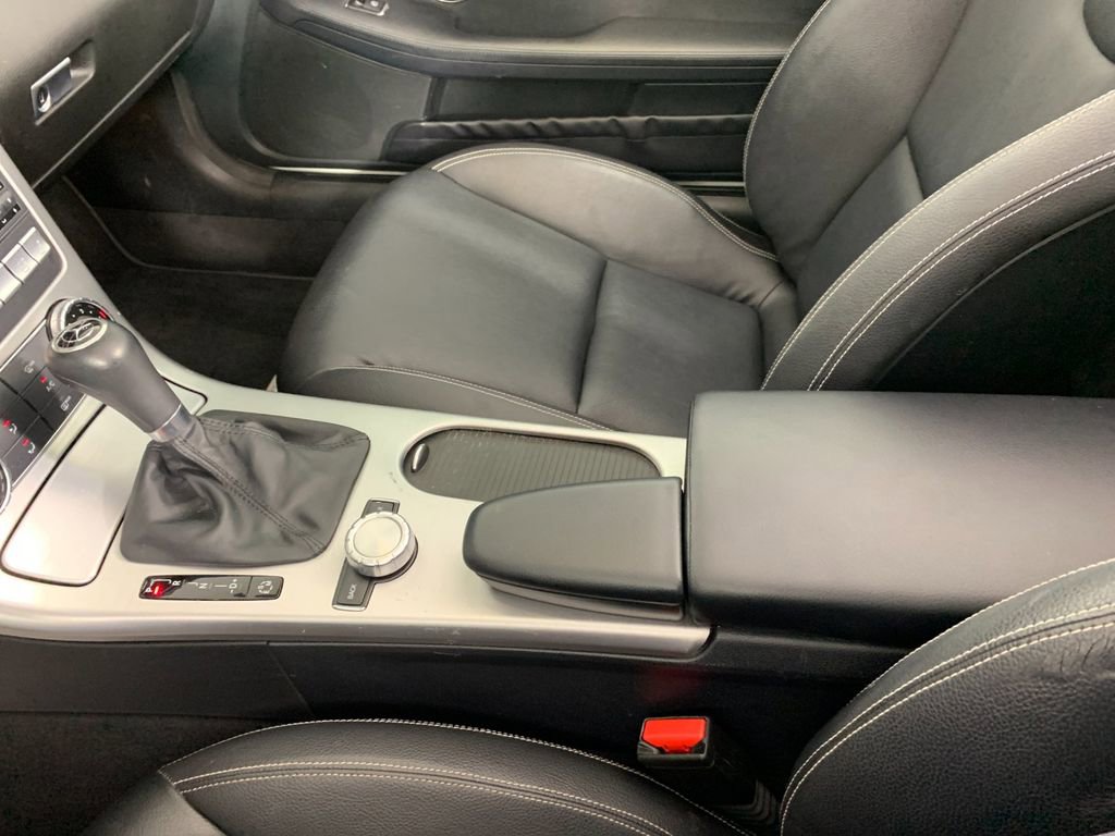Used 2013 Mercedes-Benz SLK 250 image 28