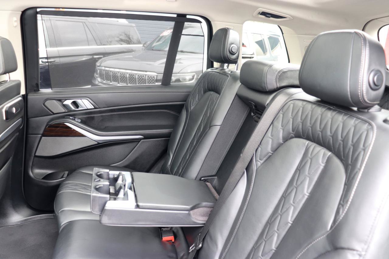 Used 2025 BMW X7 xDrive40i AWD/4WD image 31