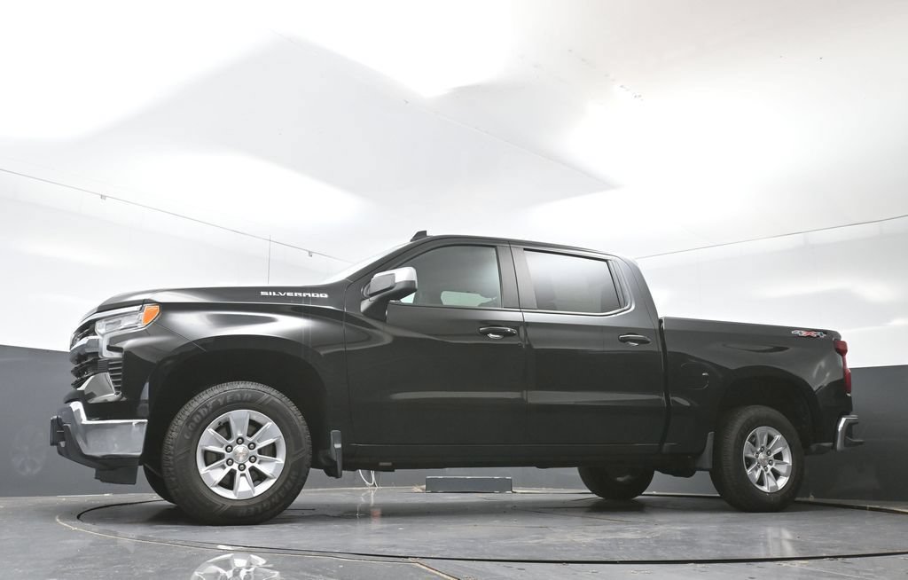 Used 2025 Chevrolet Silverado 1500 LT AWD/4WD image 52