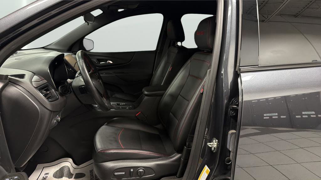 Used 2023 Chevrolet Equinox RS w/ RS Leather Package image 23