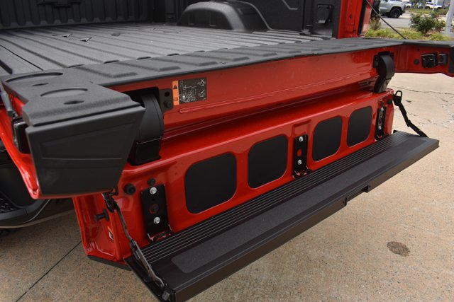 New 2026 Chevrolet Silverado 2500 ZR2 w/ LPO, Dark Essentials Package AWD/4WD image 15