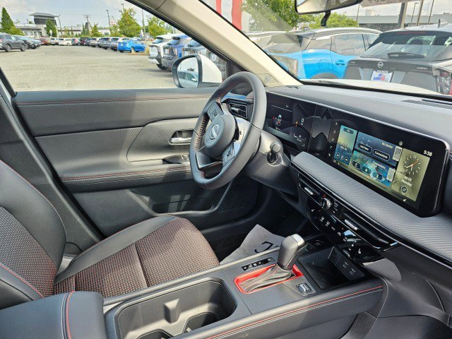 New 2025 Nissan Kicks SR w/ SR Premium Package image 13