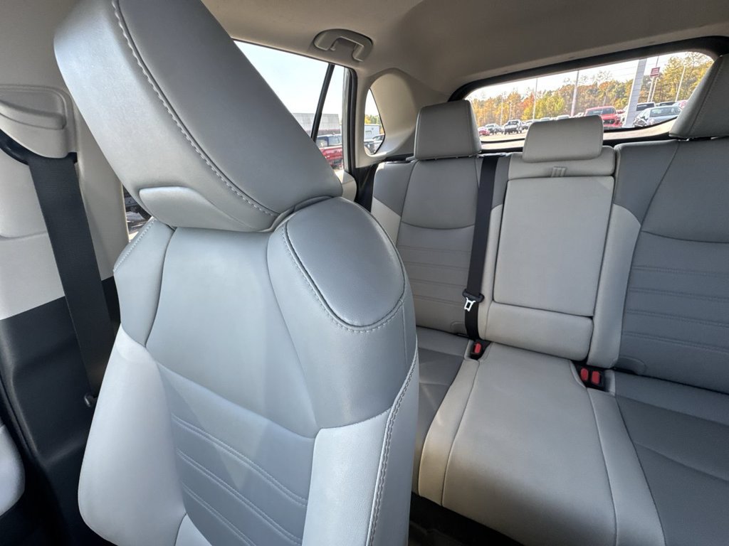 Used 2021 Toyota RAV4 XLE Premium AWD/4WD image 12