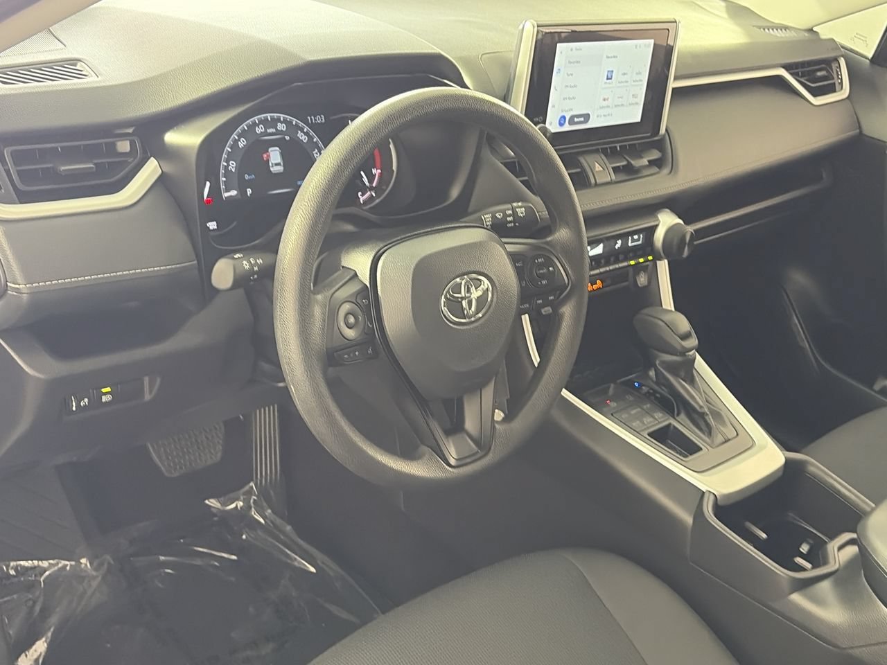 Used 2025 Toyota RAV4 LE AWD/4WD image 10