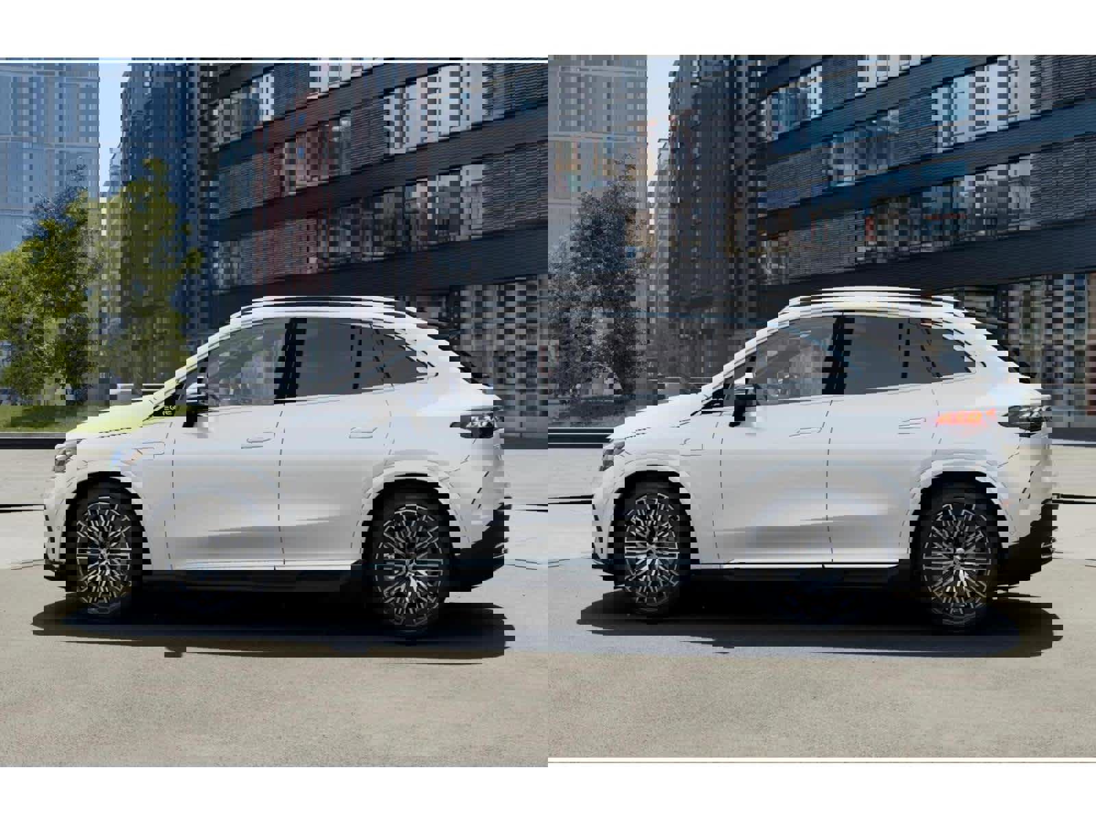 New 2026 Mercedes-Benz EQE 320 4MATIC SUV image 31