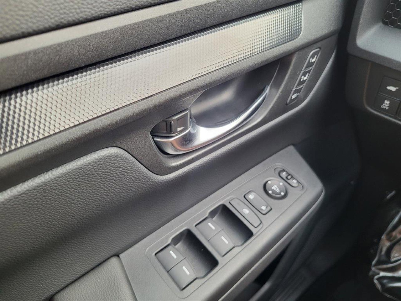Certified 2025 Honda CR-V Sport-L image 24
