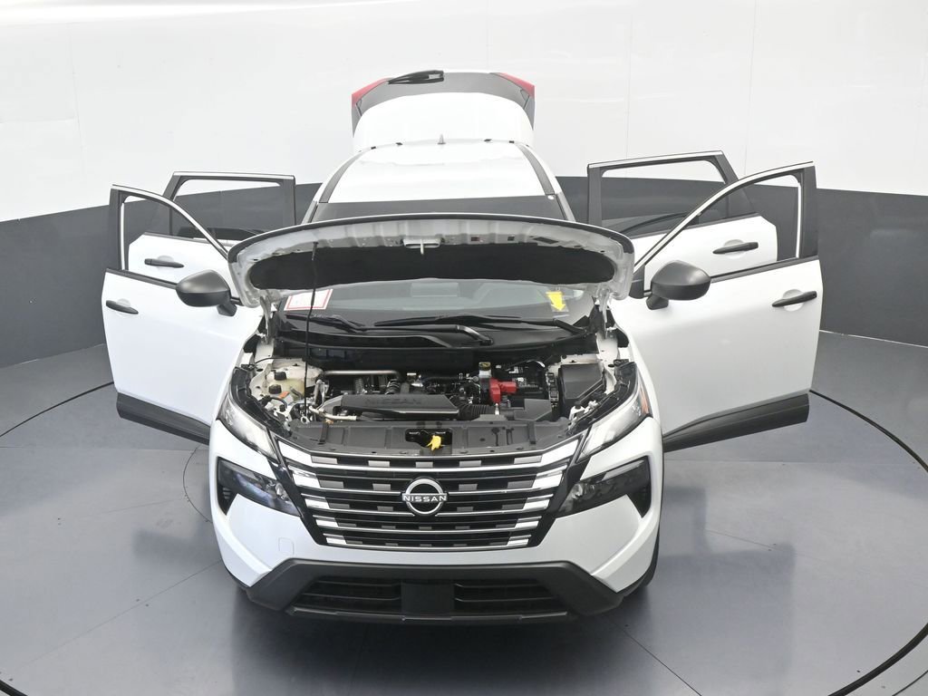 Used 2024 Nissan Rogue S image 65