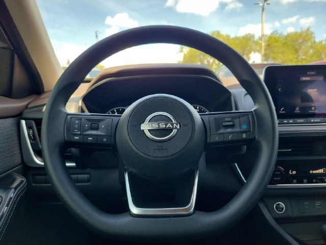 Used 2023 Nissan Rogue SV FWD image 19