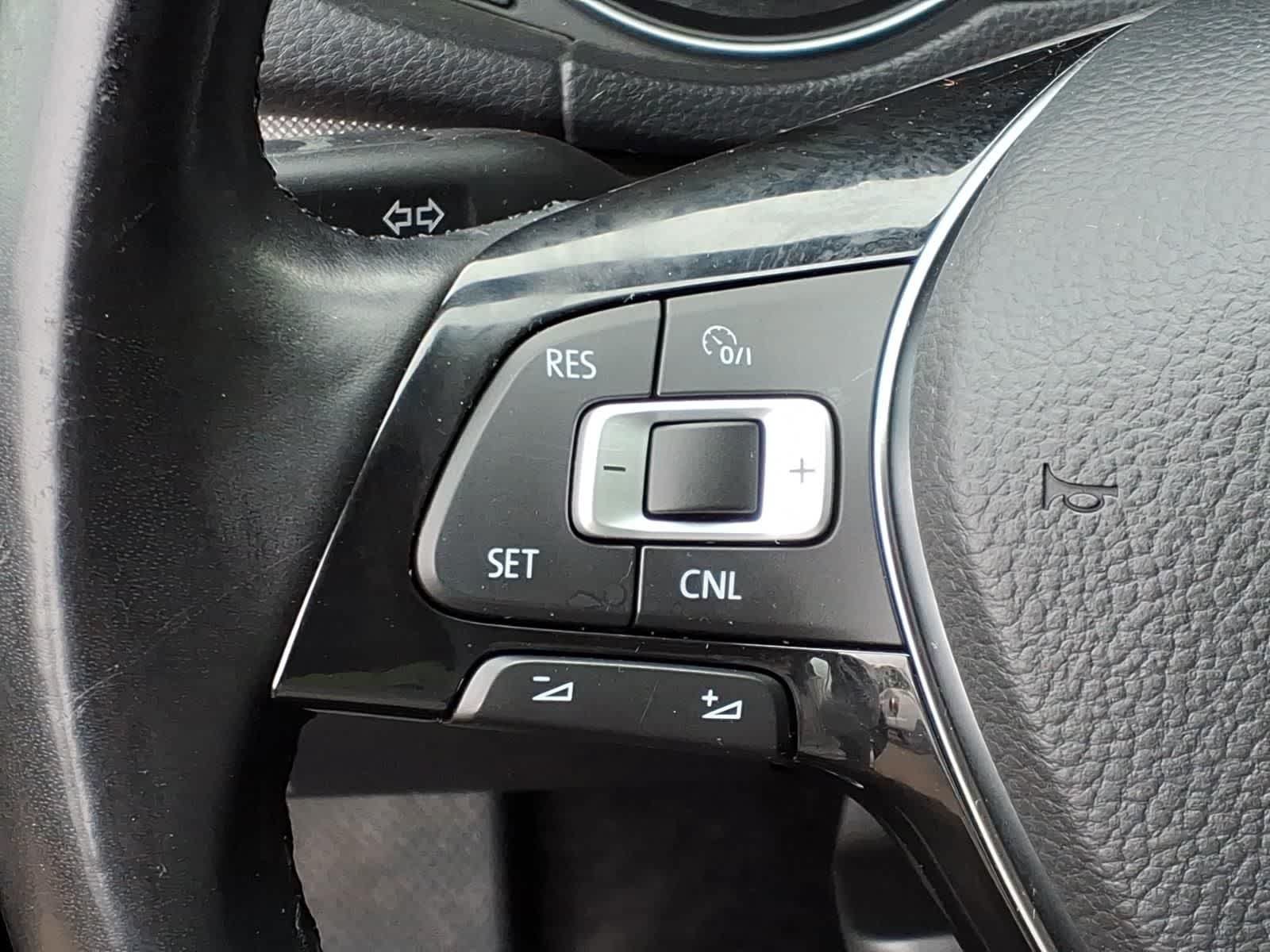 Used 2017 Volkswagen Passat 1.8T SE FWD image 17