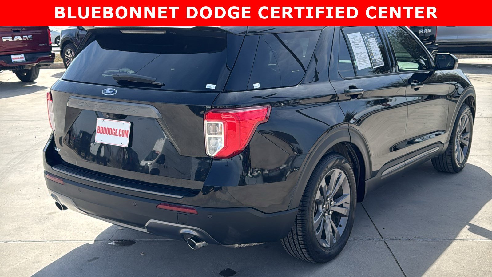 Used 2022 Ford Explorer XLT w/ Equipment Group 202A image 5