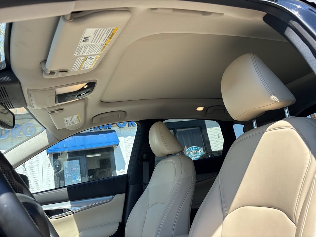 Used 2019 INFINITI QX50 Luxe w/ Navigation Package AWD/4WD image 16