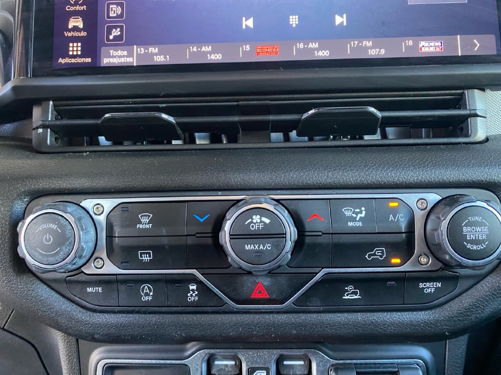 Used 2024 Jeep Wrangler Unlimited Sport AWD/4WD image 16