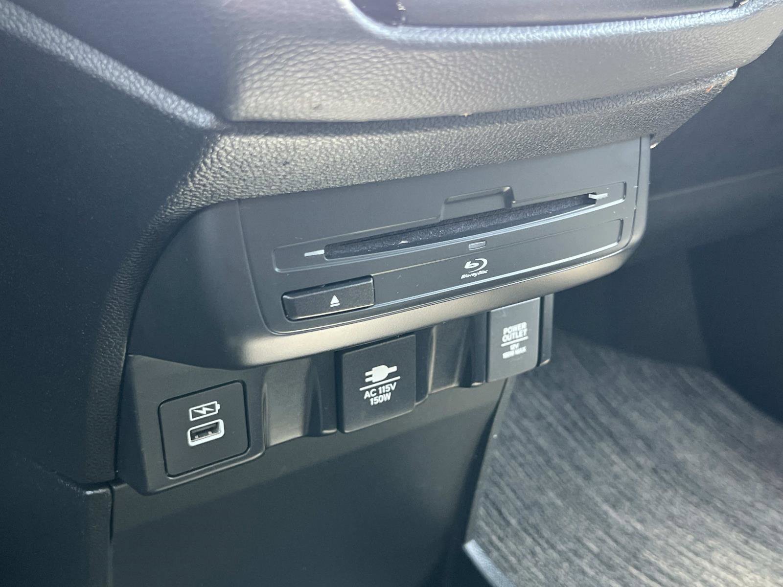 Used 2023 Honda Odyssey Touring image 17