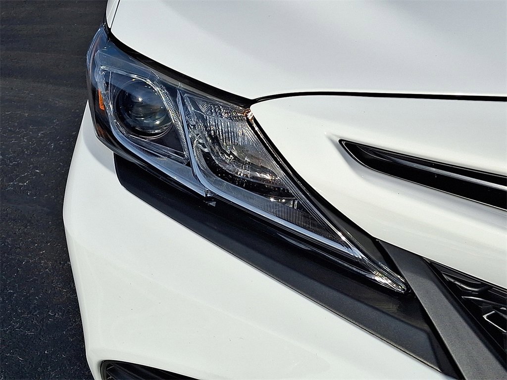 Used 2019 Toyota Camry SE image 12