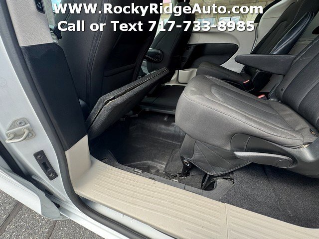 Used 2023 Chrysler Voyager LX FWD image 39