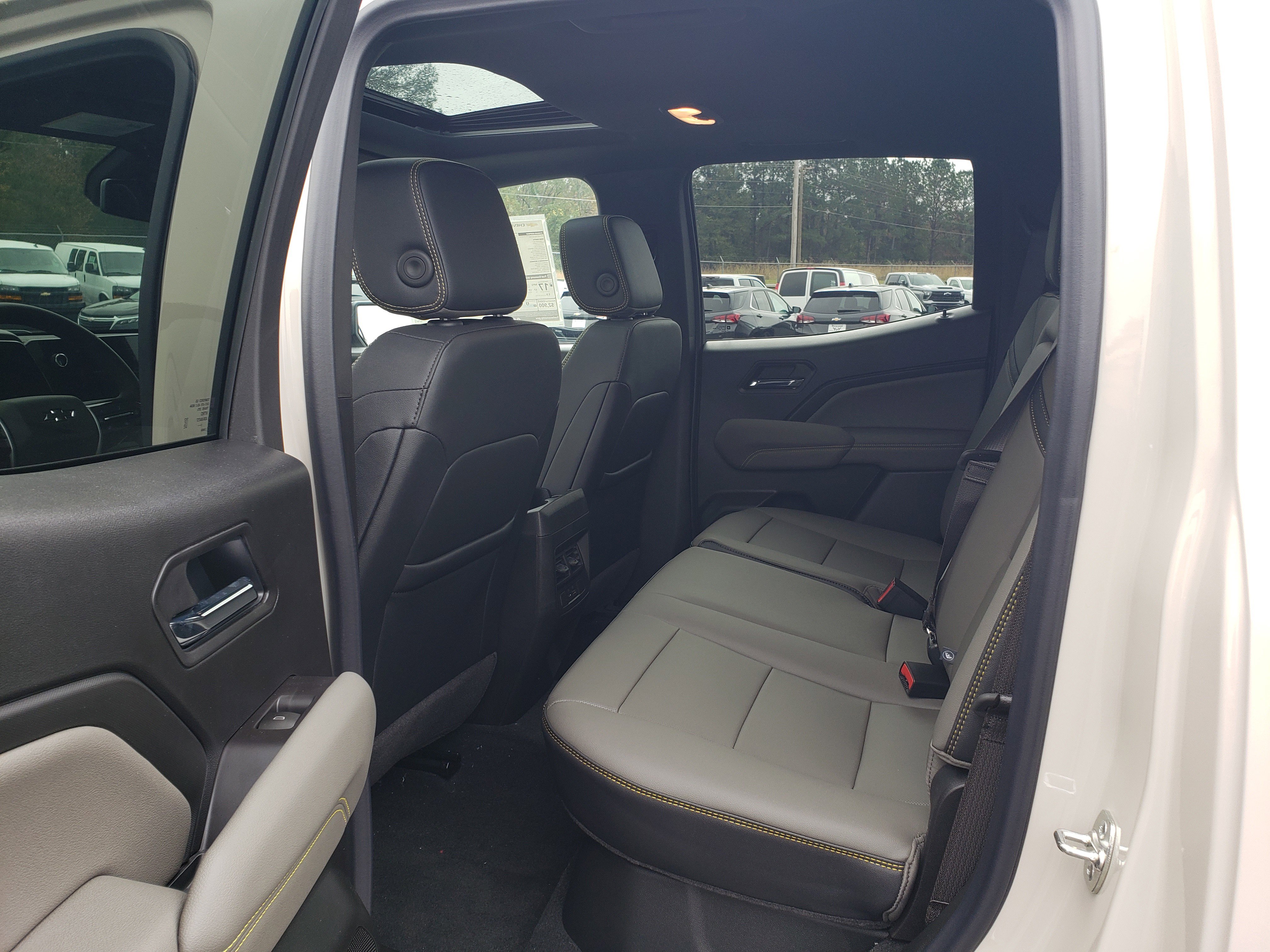 New 2026 Chevrolet Colorado ZR2 w/ Technology Package image 32