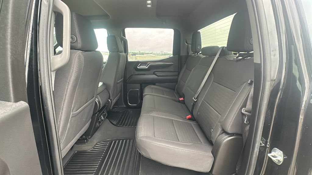 Used 2025 Chevrolet Silverado 1500 LT RWD image 30