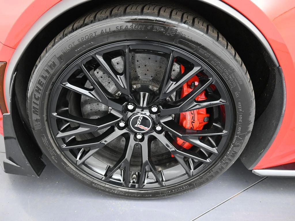 Used 2015 Chevrolet Corvette Z06 w/ 3LZ Preferred Equipment Group RWD image 25