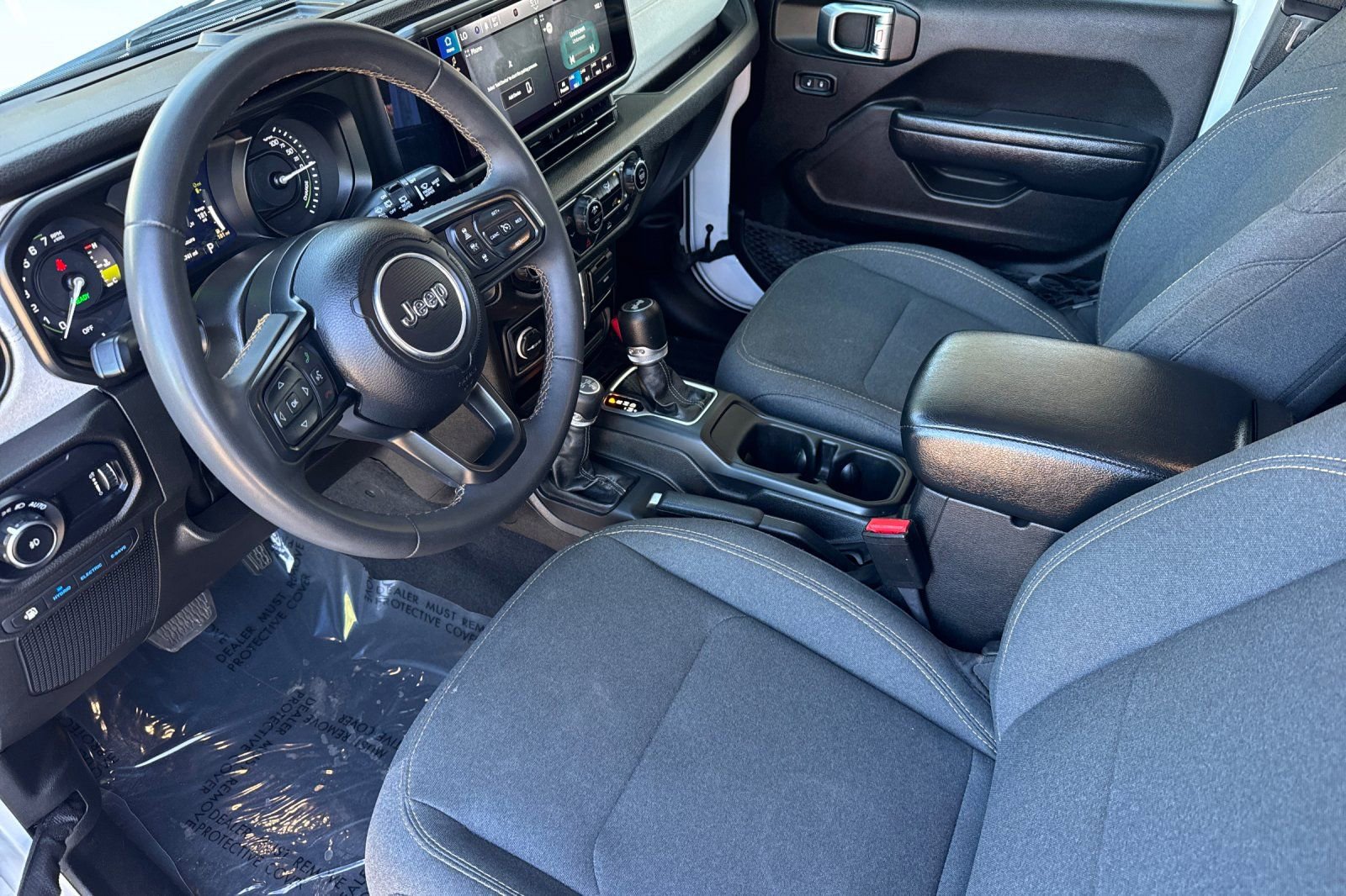 Used 2024 Jeep Wrangler Unlimited AWD/4WD image 10